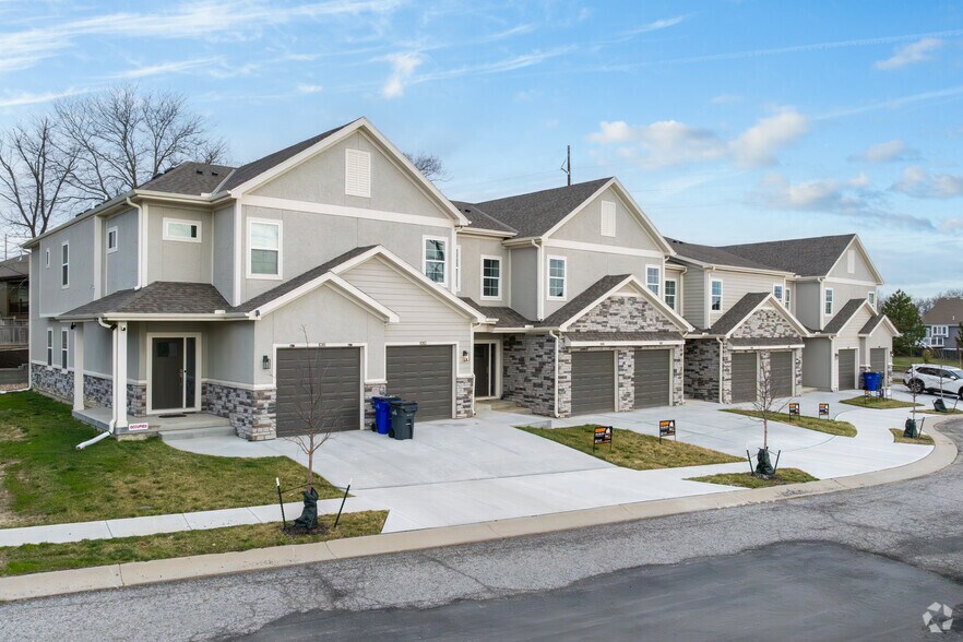 1094 N Findley St, Olathe, KS à vendre - Photo de l’immeuble – Image 1 sur 24