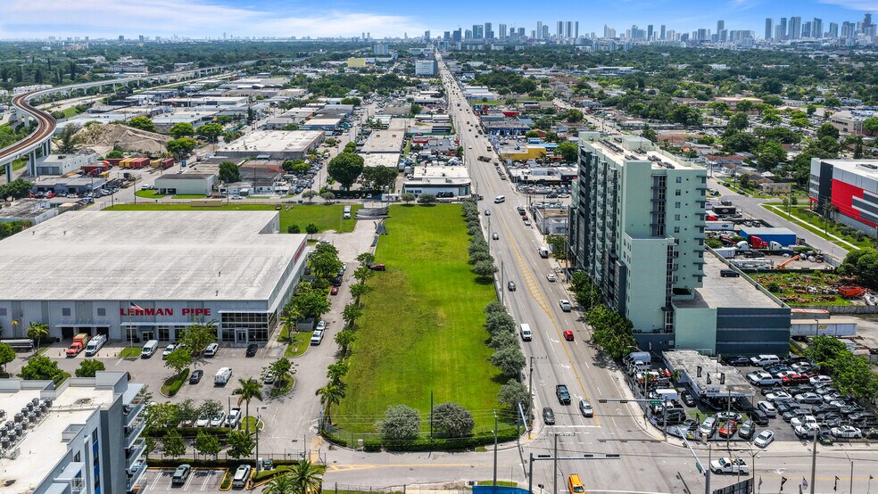 3565 NW 36th St, Miami, FL à vendre - Photo de l’immeuble – Image 2 sur 13