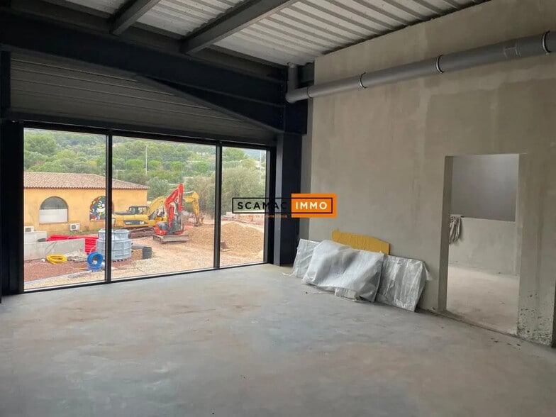 Bureau dans Ollioules à louer - Photo de l’immeuble – Image 2 sur 5