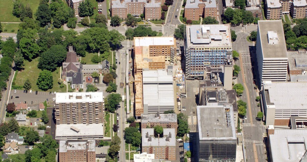 440 Hamilton Ave, White Plains, NY à louer - Aérien – Image 2 sur 32