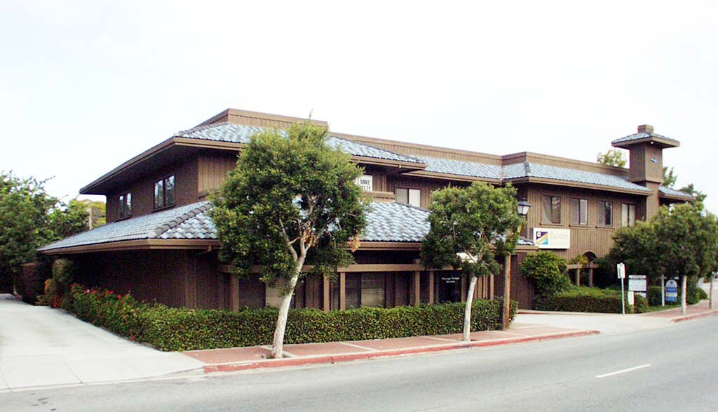 540 Ralston Ave, Belmont, CA à louer Photo principale– Image 1 sur 4