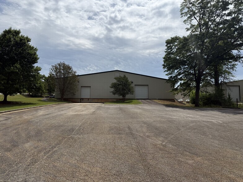 100 Hudson Industrial Dr, Griffin, GA à vendre - Photo de l’immeuble – Image 2 sur 6
