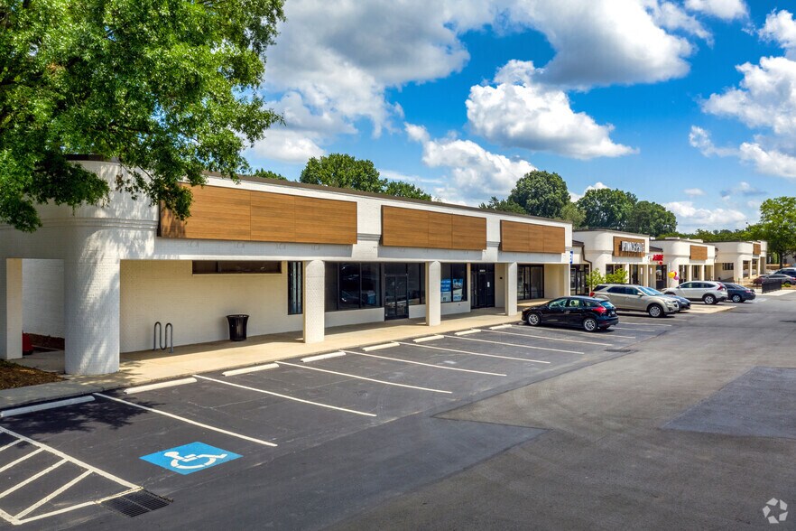 5021-5033 South Blvd, Charlotte, NC à louer - Photo de l’immeuble – Image 3 sur 12