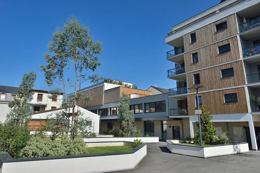 Bureau dans Brive-la-Gaillarde à louer - Photo de l’immeuble – Image 1 sur 3