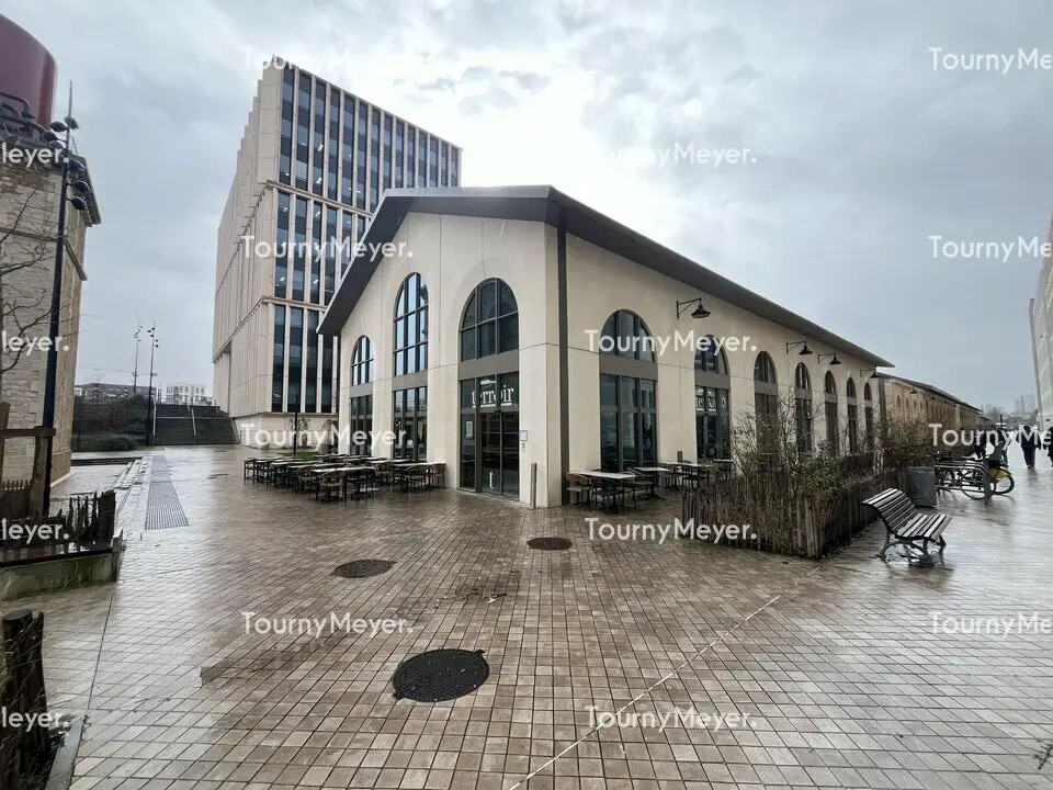 Bureau dans Bordeaux à louer Photo de l’immeuble– Image 1 sur 9