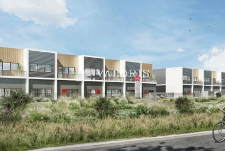 Local d'activités dans Marignane à vendre - Photo de l’immeuble – Image 2 sur 16