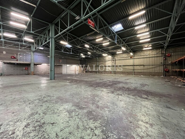 Industriel/Logistique dans Aubagne à louer - Photo de l’immeuble – Image 2 sur 9