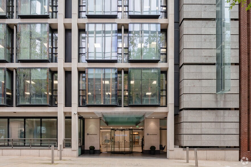 10 Crown Pl, Londres à louer - Photo de l’immeuble – Image 3 sur 6