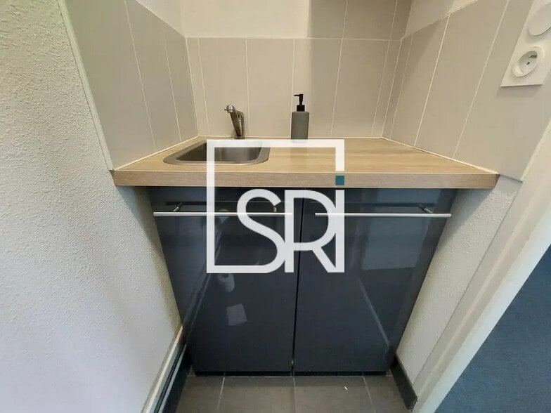 Bureau dans Clermont-Ferrand à louer - Photo de l’immeuble – Image 3 sur 10