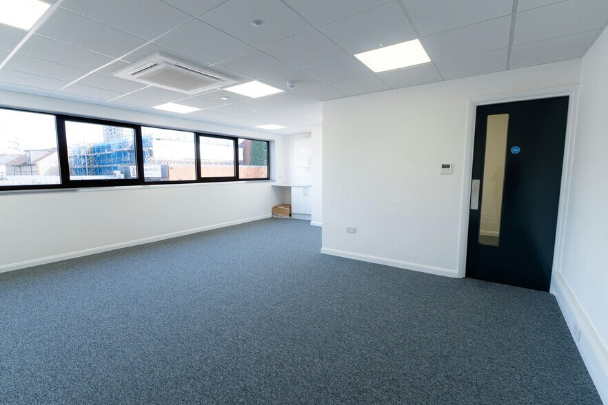 77-81 Sumner Rd, Croydon à louer - Photo de l’immeuble – Image 3 sur 9