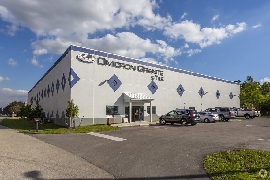 6150 Metro Plex Dr, Fort Myers, FL à louer - Photo de l’immeuble – Image 3 sur 8