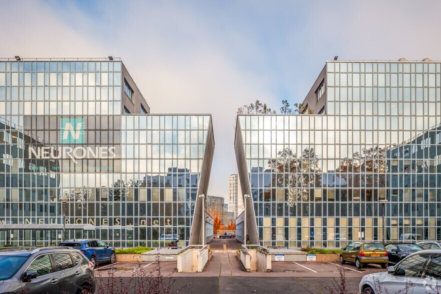 Bureau dans Nanterre à louer - Photo de l’immeuble – Image 3 sur 4