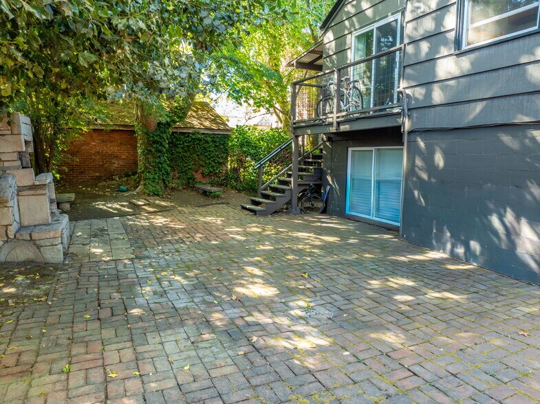 2630 58th Ave SW, Seattle, WA à vendre - Photo de l’immeuble – Image 3 sur 6