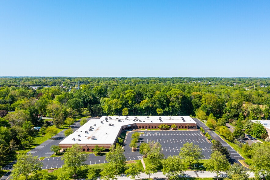 500 Enterprise Dr, Horsham Township, PA à louer - Aérien – Image 2 sur 4
