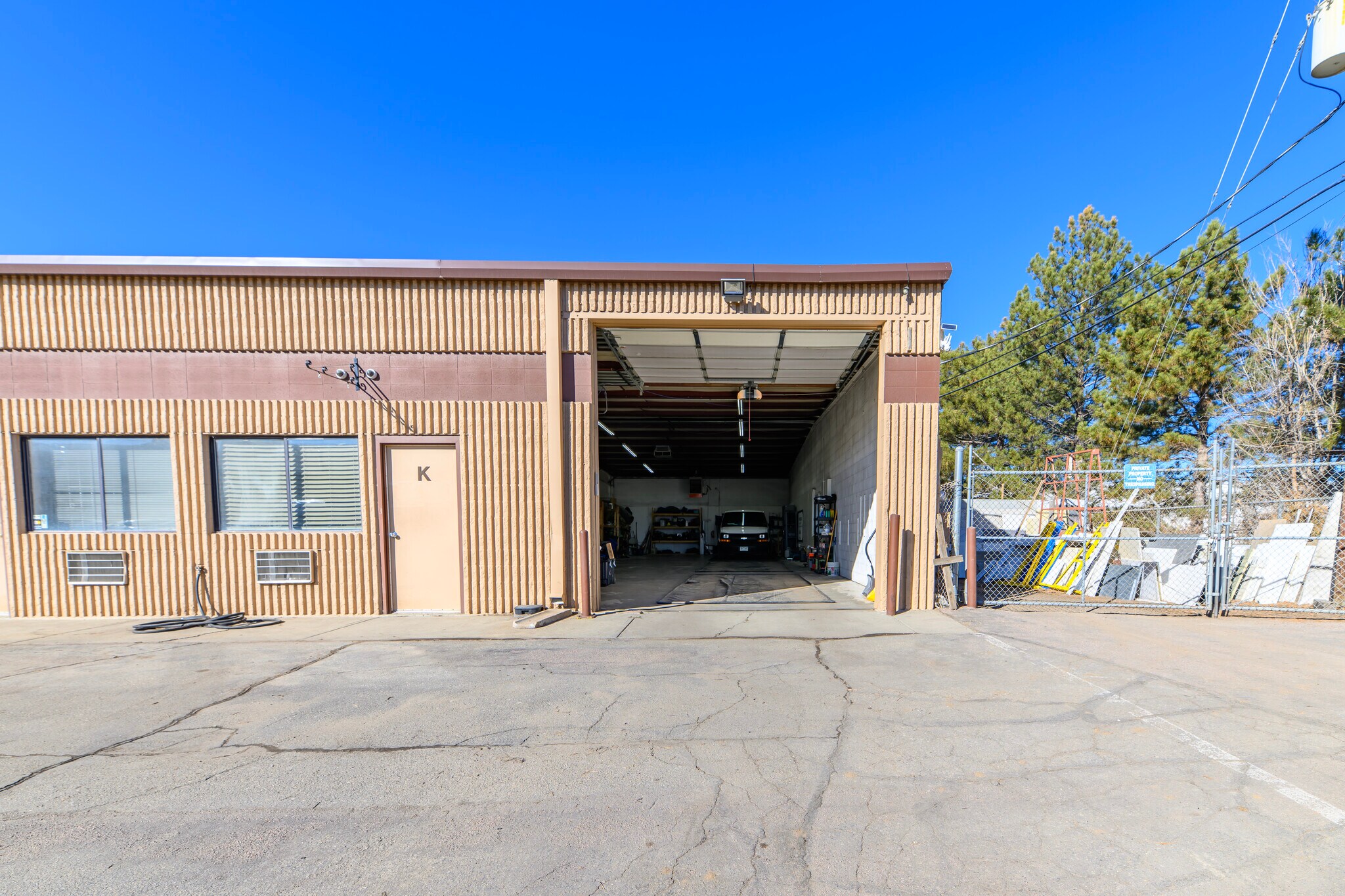 955 E 58th Ave, Denver, CO à louer Photo de l’immeuble– Image 1 sur 4