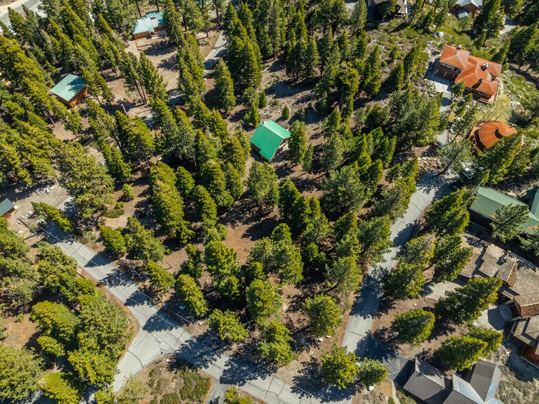 167 Crawford Ave, Mammoth Lakes, CA à vendre - Photo principale – Image 1 sur 51