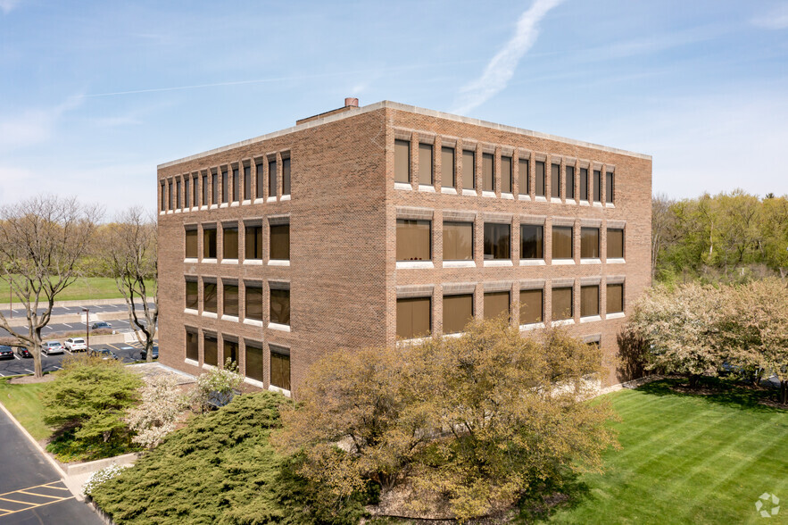 2000 S Batavia Ave, Geneva, IL à louer - Photo de l’immeuble – Image 1 sur 47