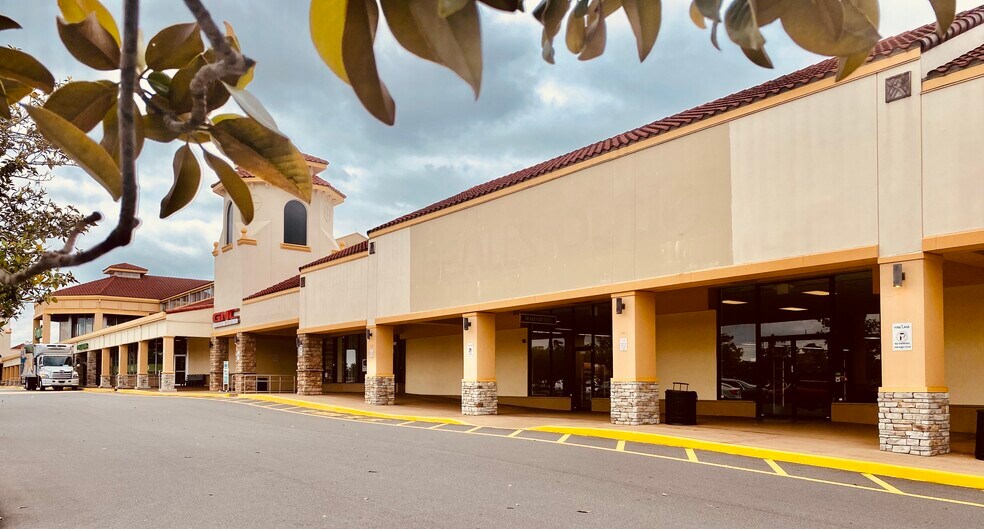 2556 Enterprise Rd, Orange City, FL à louer - Photo de l’immeuble – Image 3 sur 4