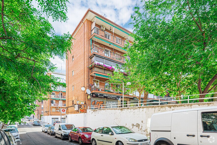 Immeuble residentiel dans Madrid, Madrid à vendre - Photo principale – Image 1 sur 2