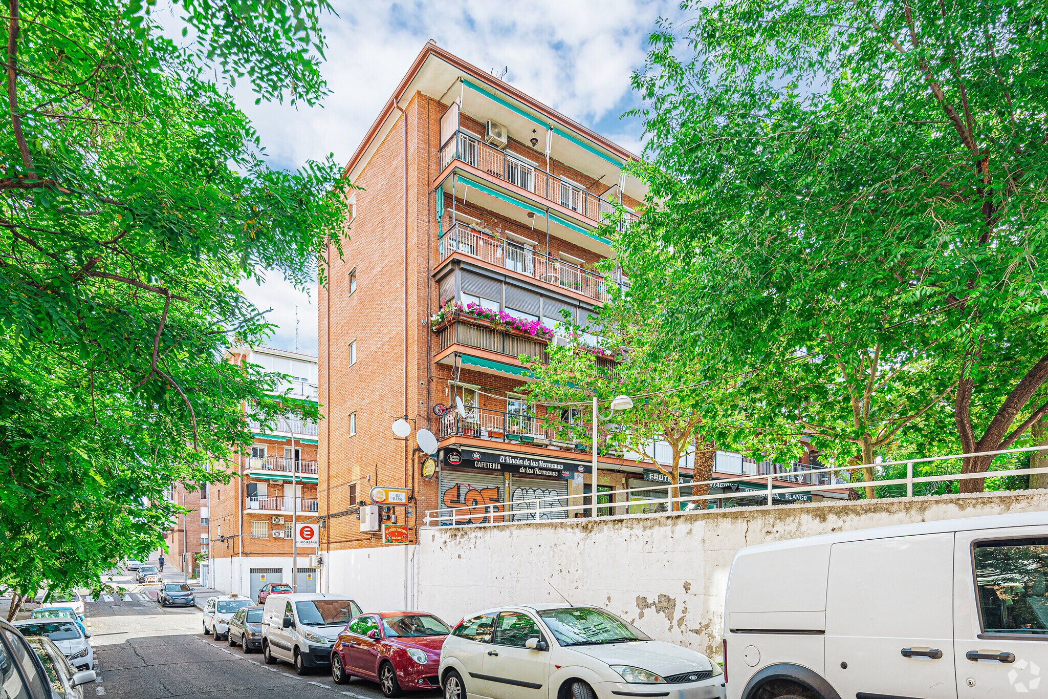 Immeuble residentiel dans Madrid, Madrid à vendre Photo principale– Image 1 sur 3