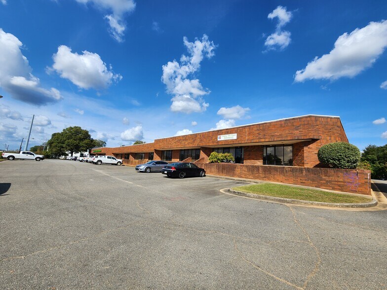 750 Baconsfield Dr, Macon-Bibb, GA à louer - Photo de l’immeuble – Image 2 sur 17