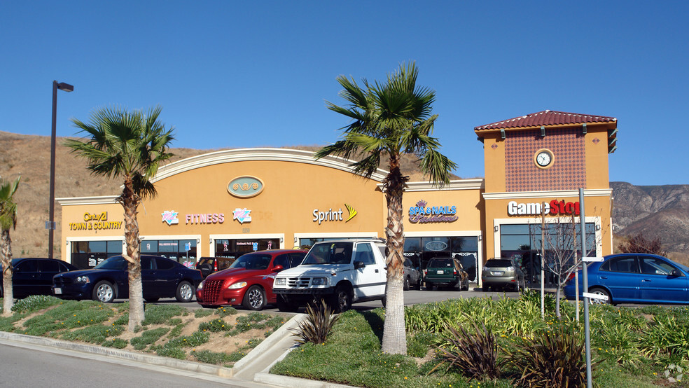5250 University Pky, San Bernardino, CA à louer - Photo principale – Image 3 sur 4