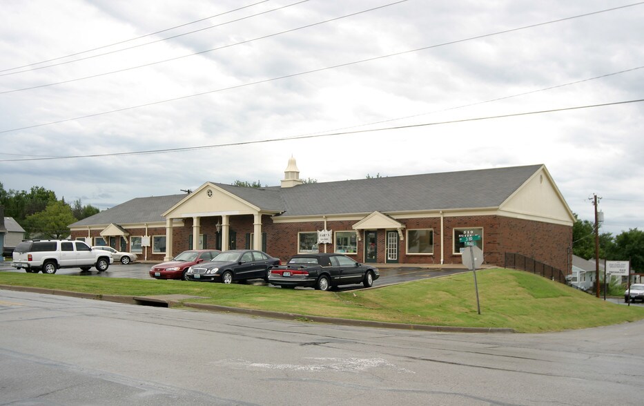 519 SW 3rd St, Lee's Summit, MO à louer - Photo de l’immeuble – Image 1 sur 13