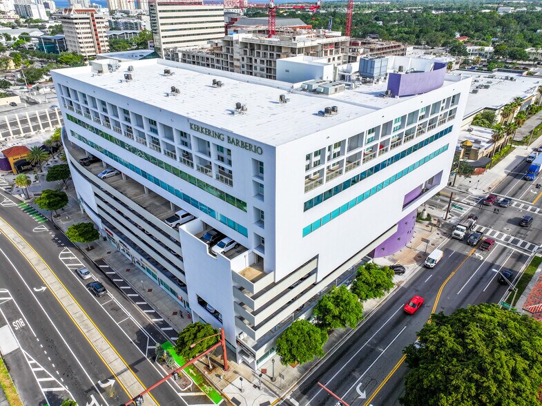 1990 Main St, Sarasota, FL à louer - Photo de l’immeuble – Image 2 sur 17