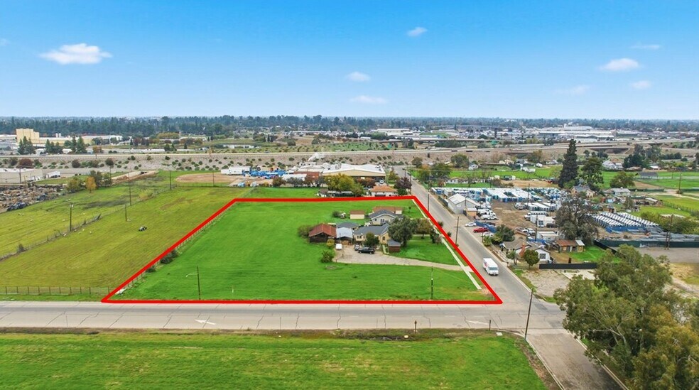 604-630 S Fruit Ave, Fresno, CA à vendre - Photo de l’immeuble – Image 2 sur 59