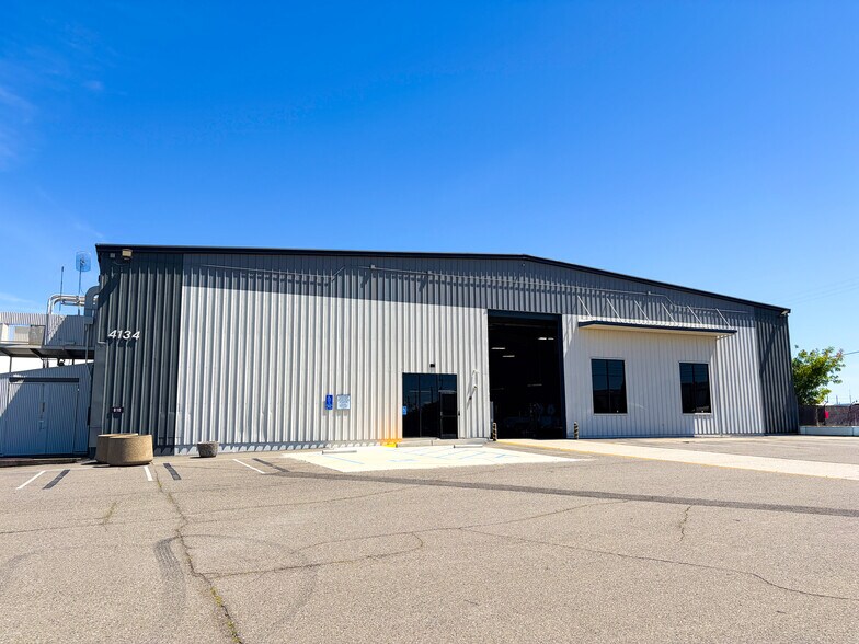 4134 Forcum Ave, Mcclellan, CA à louer - Photo de l’immeuble – Image 1 sur 4