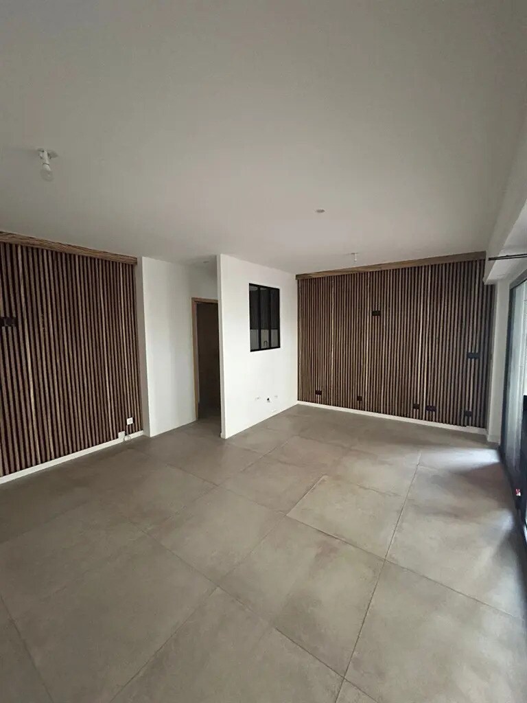 Local commercial dans Enghien-les-Bains à louer Photo intérieure– Image 1 sur 4