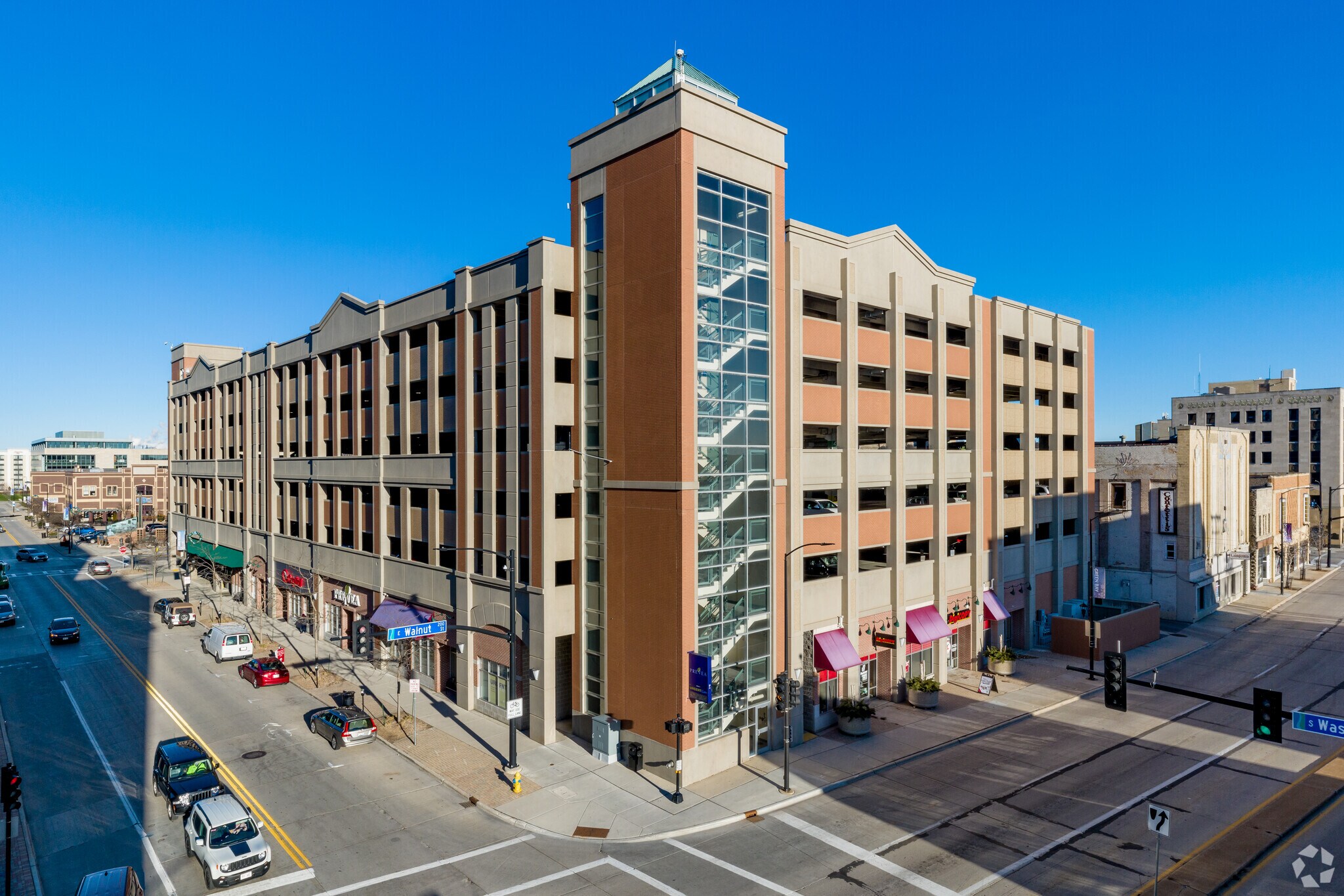 100-140 N Washington St, Green Bay, WI à louer Photo principale– Image 1 sur 24