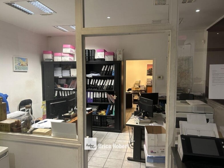 5 Rue Des Entrepôts, Lyon à vendre - Photo de l’immeuble – Image 2 sur 5