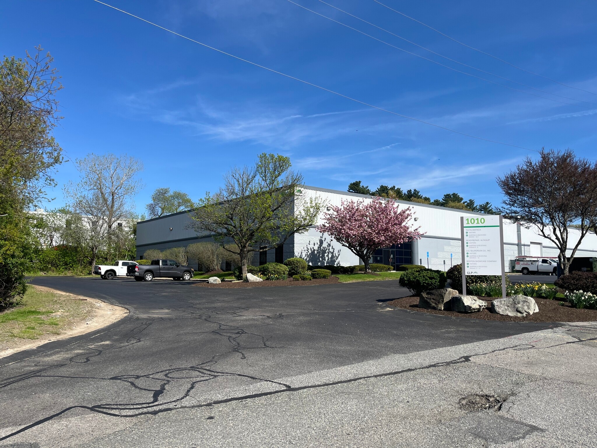 1010 W Chestnut St, Brockton, MA à louer Photo de l’immeuble– Image 1 sur 3