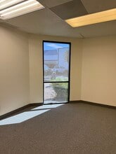 3334-3432 W Wilshire Dr, Phoenix, AZ à louer Photo de l’immeuble– Image 2 sur 4