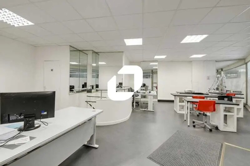 Bureau dans Paris à louer Photo de l’immeuble– Image 1 sur 17