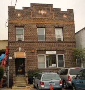 18-64 41st St, Astoria, NY à vendre - Photo principale – Image 2 sur 3