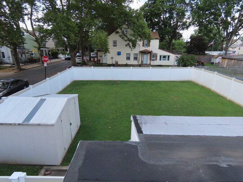 329 Otter St, Bristol, PA à louer - Photo de l’immeuble – Image 2 sur 47