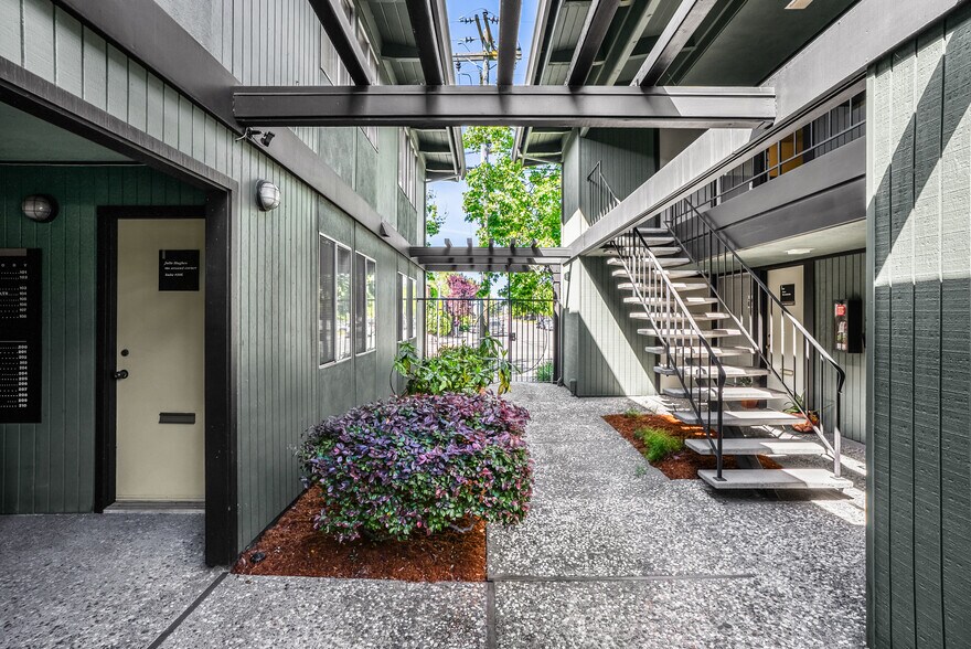 3000 Cleveland Ave, Santa Rosa, CA à vendre - Photo de l’immeuble – Image 3 sur 31