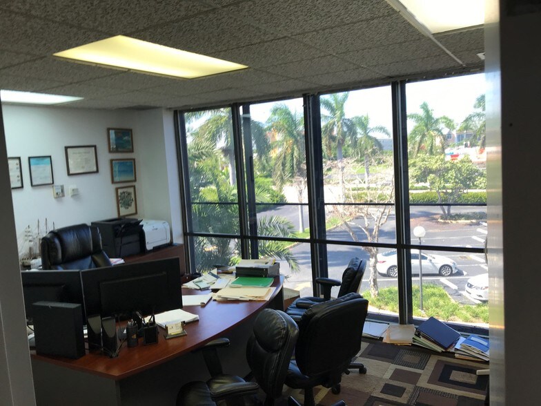 700 E Dania Bch Blvd, Dania, FL à louer - Photo intérieure – Image 2 sur 4