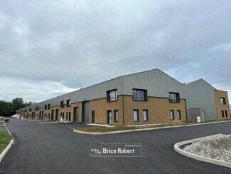 Plus de détails pour 225 Avenue Des Marronniers, Bourgoin-Jallieu - Industriel/Logistique à louer