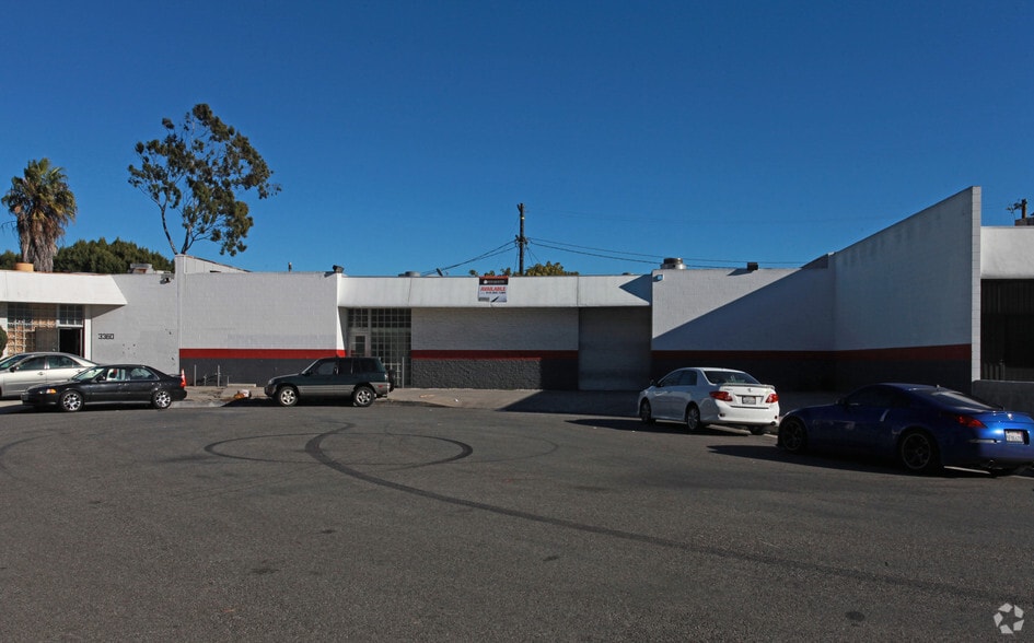 3370 Livonia Ave, Los Angeles, CA à louer - Photo principale – Image 1 sur 2