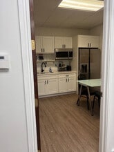 12855 SW 132nd St, Miami, FL à louer Photo intérieure– Image 2 sur 6