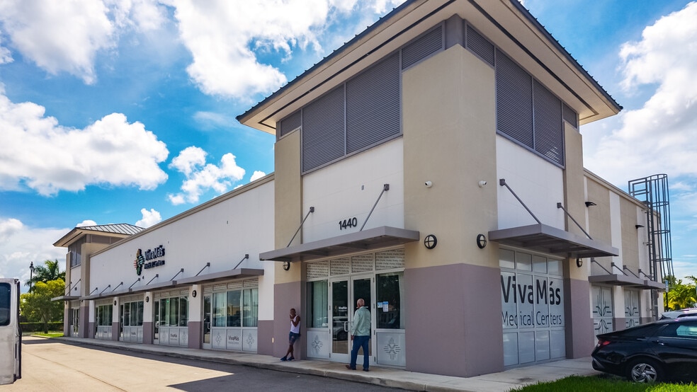 1400-1420 NE 8th St, Homestead, FL à vendre - Photo de l’immeuble – Image 3 sur 3