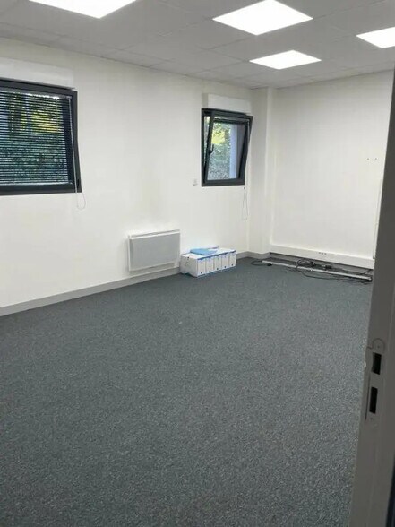 Local d’activités dans Gouesnou à louer - Photo de l’immeuble – Image 3 sur 6