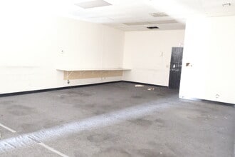 2521-2525 N Grand Ave, Santa Ana, CA à louer Photo intérieure– Image 2 sur 6