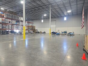 621-625 Corporate Way, Valley Cottage, NY à louer Photo intérieure– Image 2 sur 6