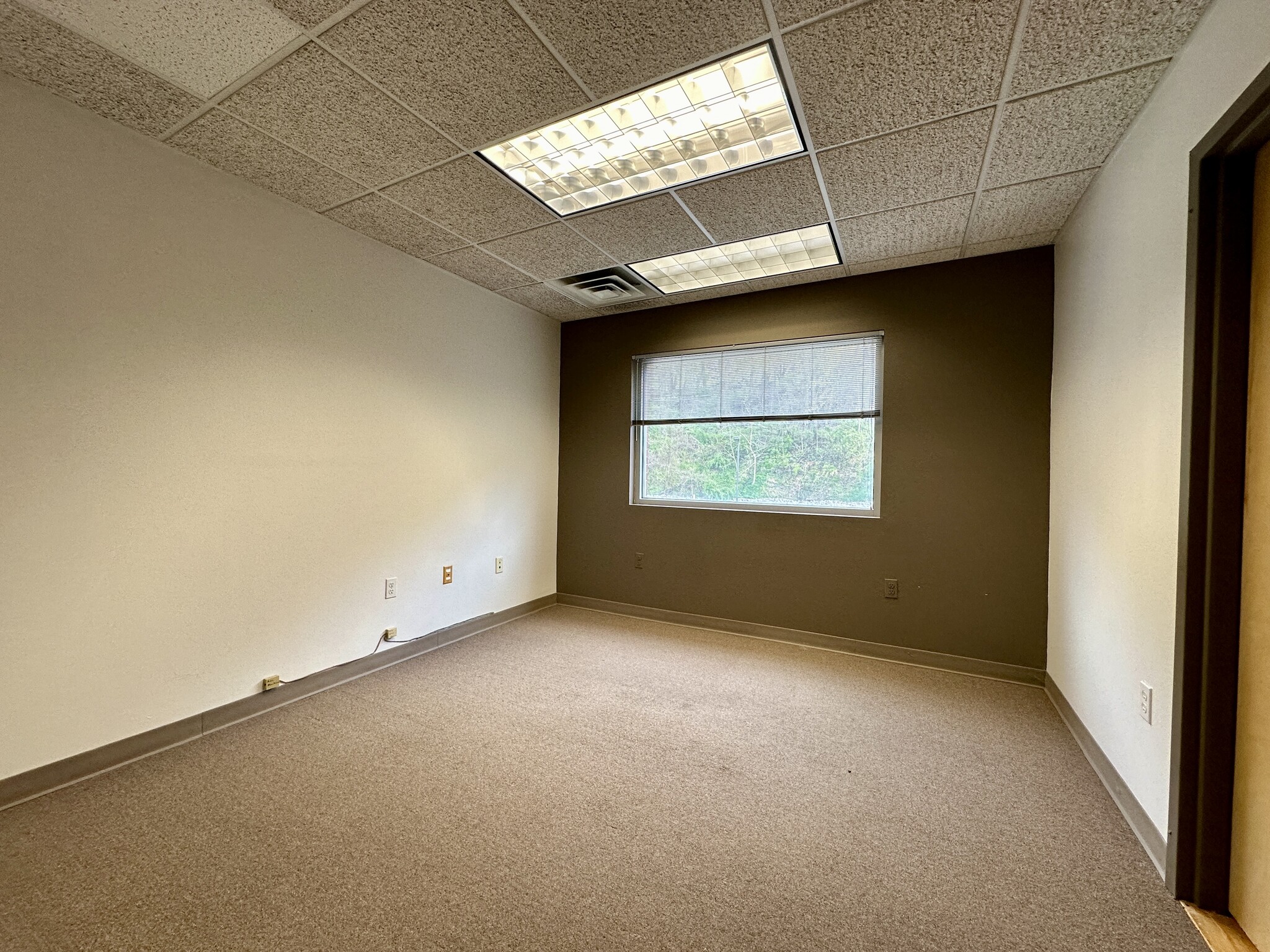 4400 Old William Penn Hwy, Monroeville, PA à louer Photo de l’immeuble– Image 1 sur 2
