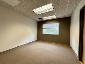 4400 Old William Penn Hwy, Monroeville, PA à louer Photo de l’immeuble– Image 1 sur 2