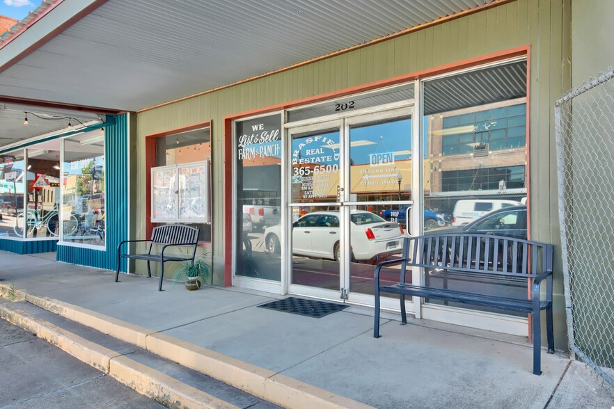 202 N Main St, Taylor, TX à vendre - Photo de l’immeuble – Image 1 sur 31